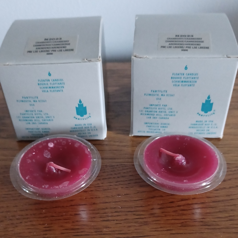 12 Vintage PartyLite Cranberry Scented Floating Candles - 2 Boxes of 6 - Picture 1 of 5